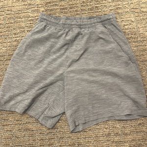 Lululemon 7 inch linerless pace breaker short (M)